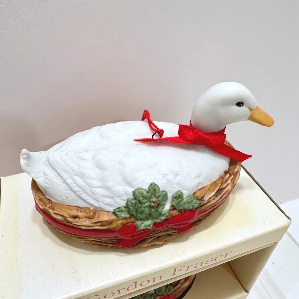 Schmid Gordon Fraser 1985 Set-2 Vintage Christmas‎ Ornament Duck in Basket White